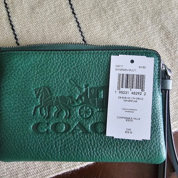 Coach purse with matching wallet. - Picture 5 of 9